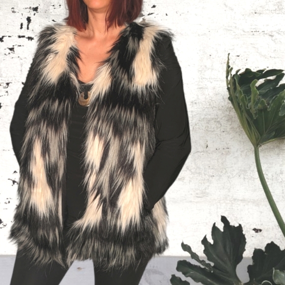 Gianni Bini Faux Fur Vest 